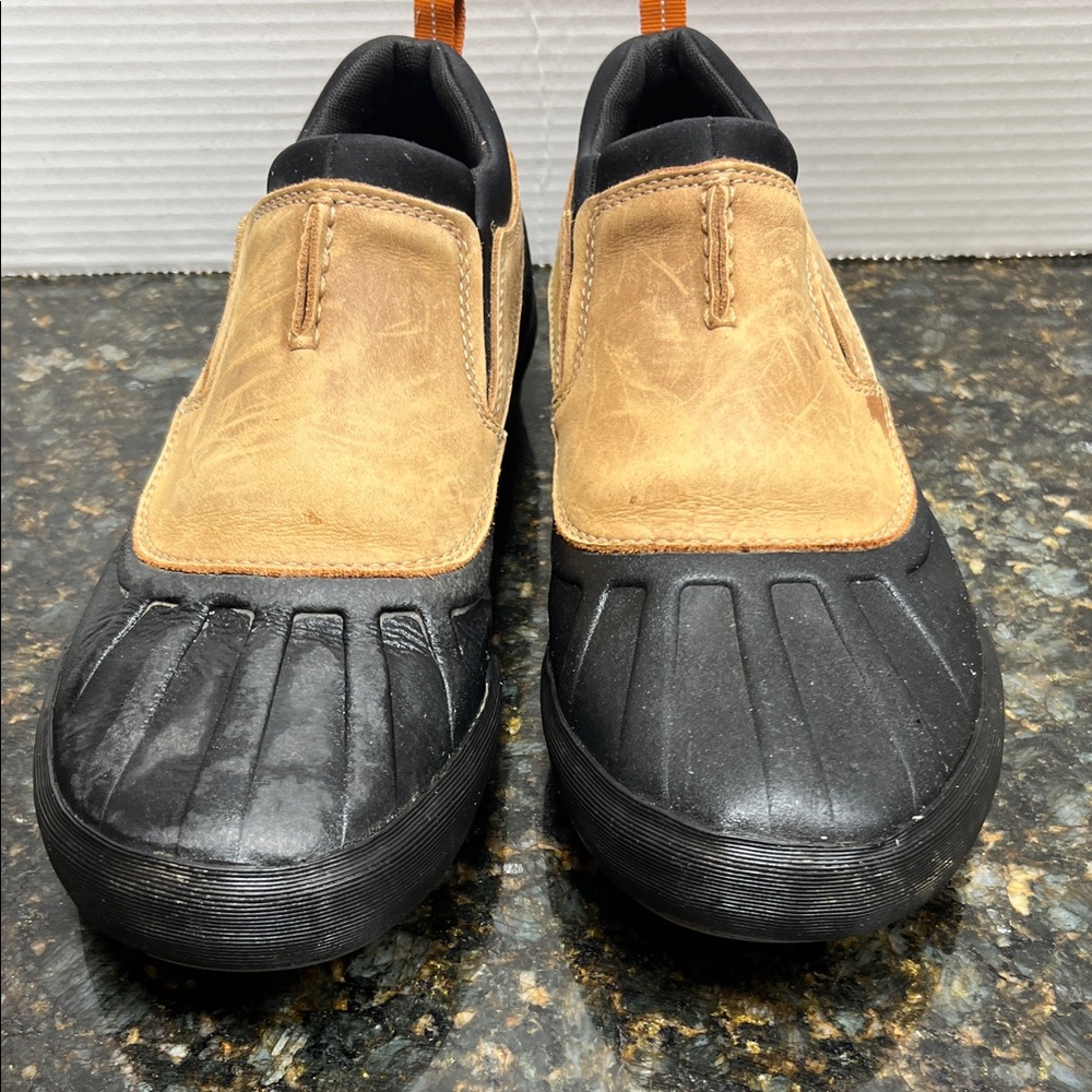 Clarks Men's Two-Tone Tan and Black Slip-On Duck Loafer